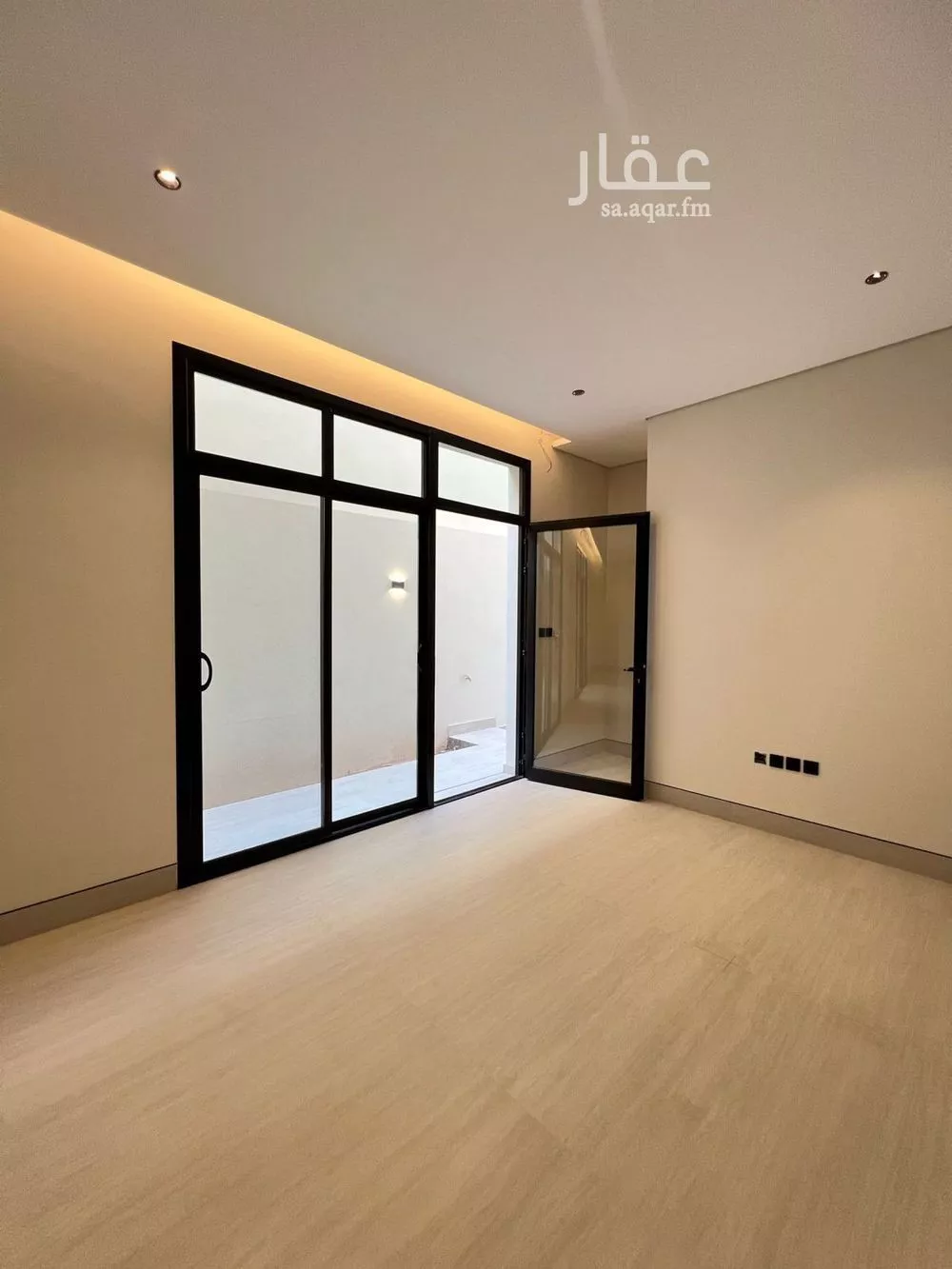 3 bedroom floor in Al Aridh 2