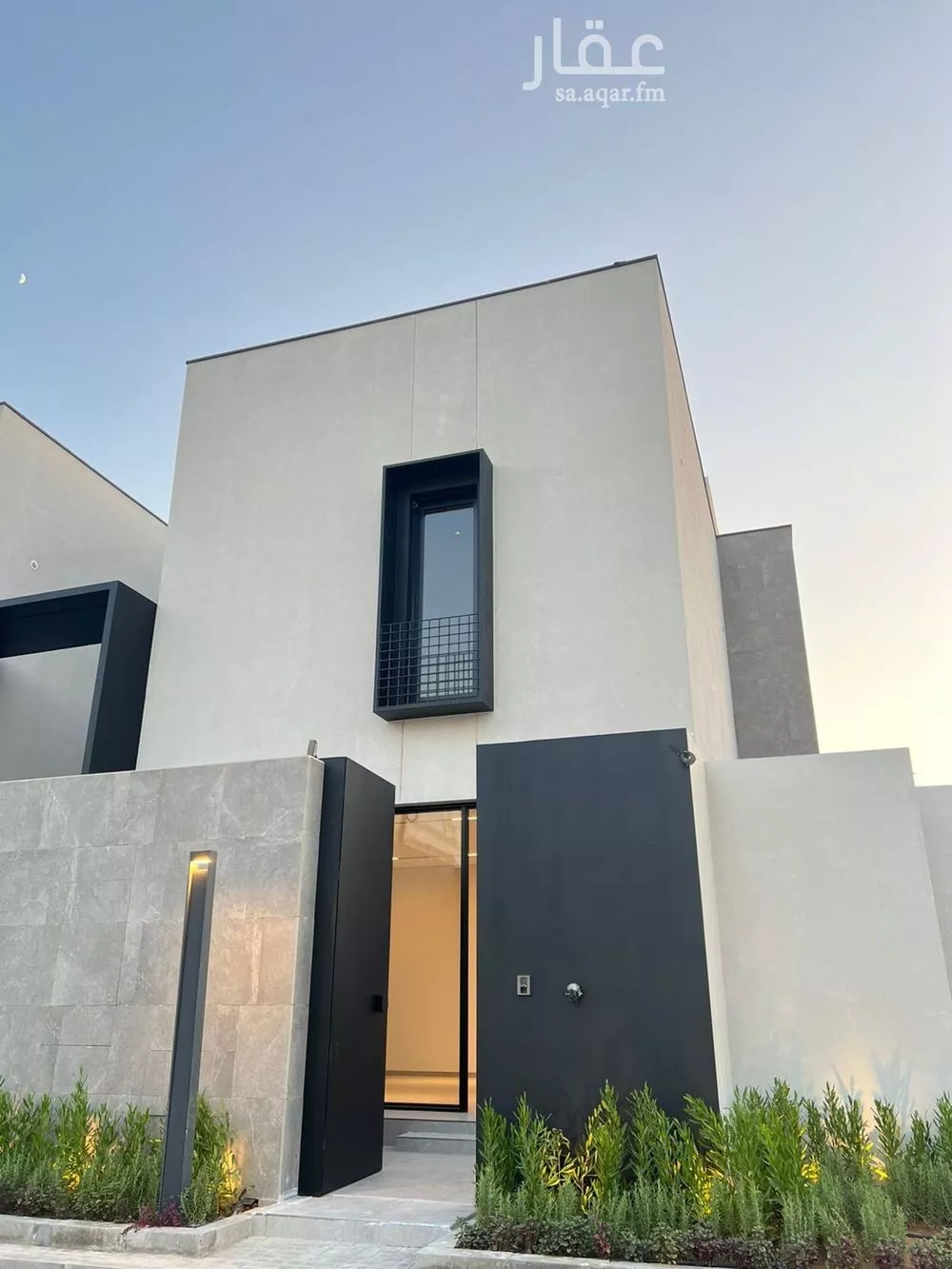 فيلا 4 غرف في العارض 1