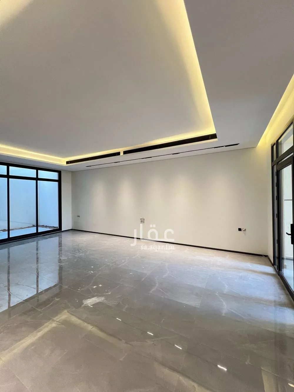 فيلا 4 غرف في العارض 5