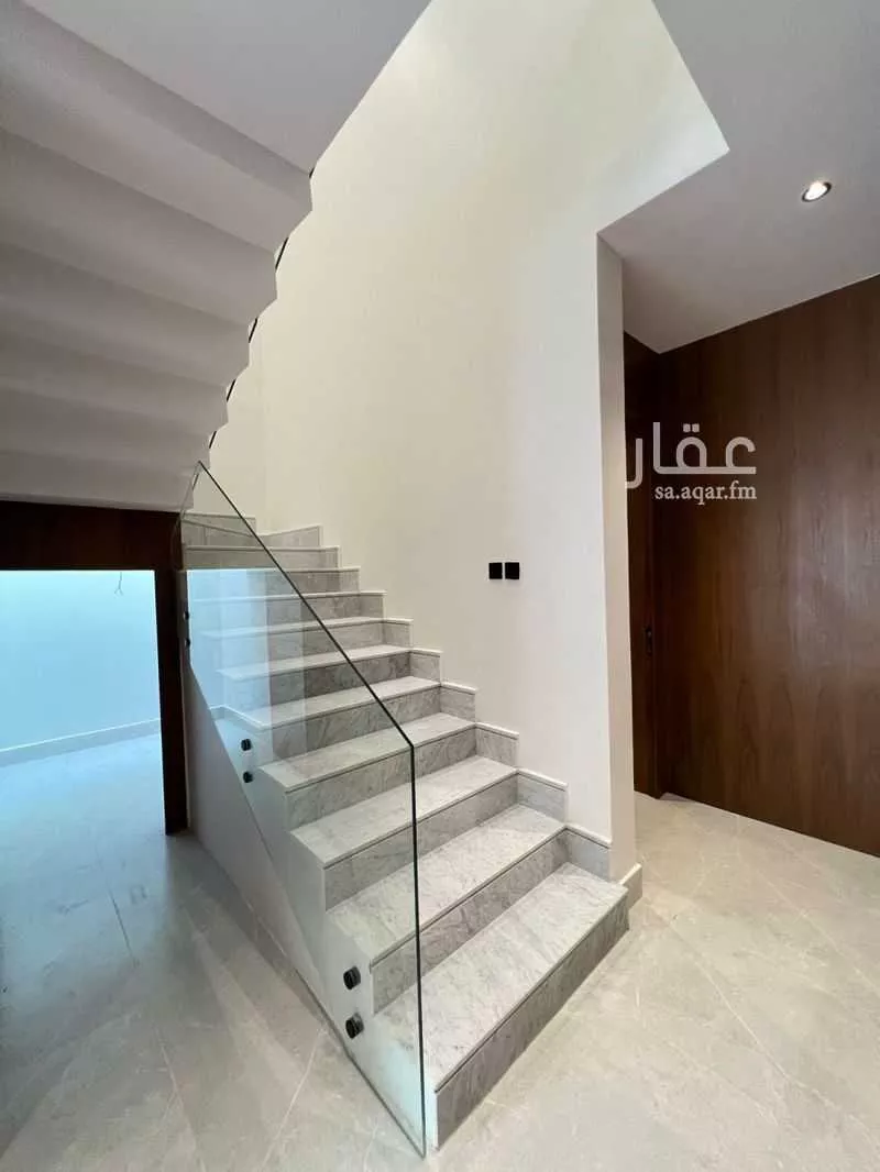 3 bedroom floor in Al Aridh 5