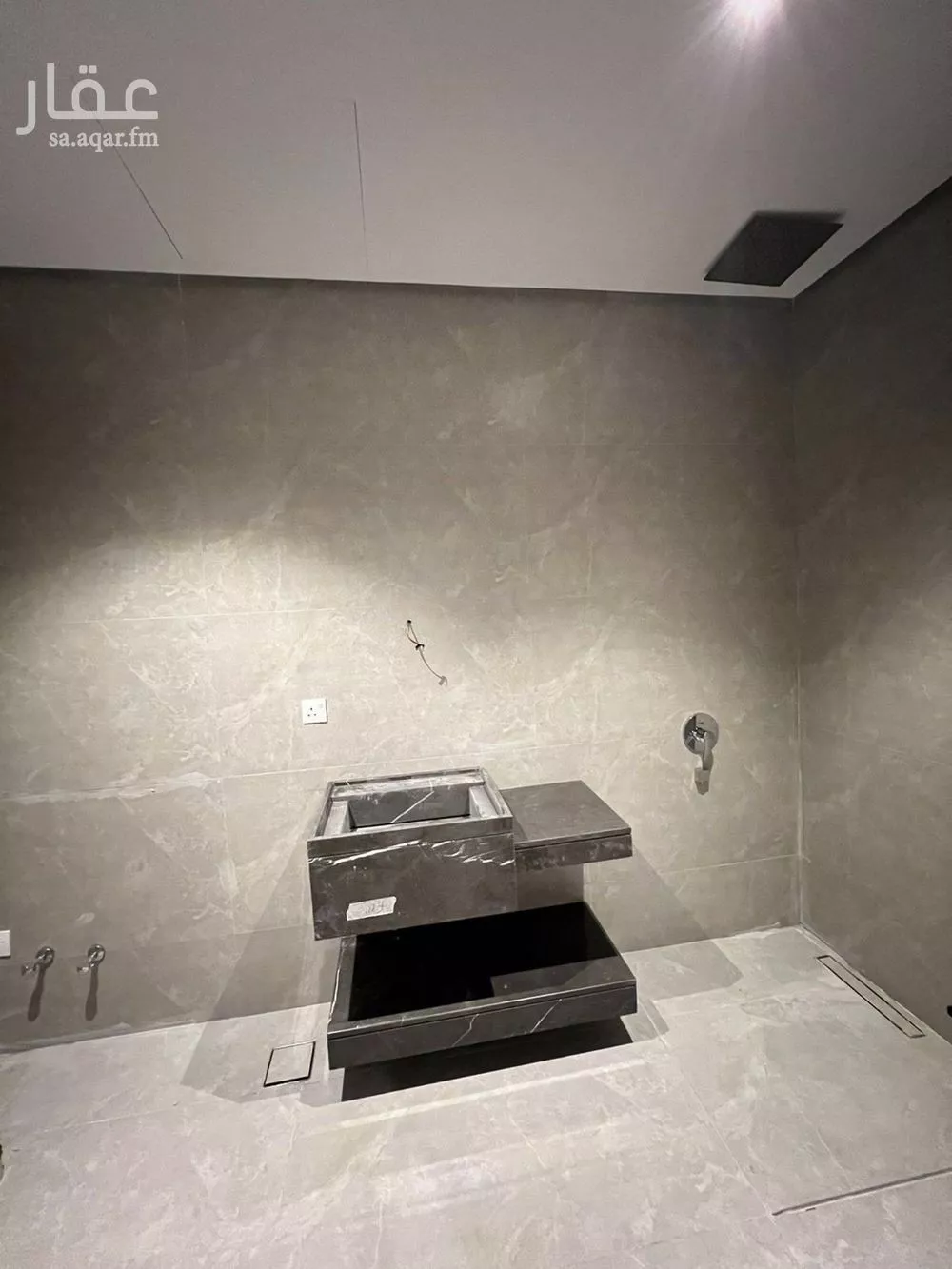 فيلا 4 غرف في العارض 5