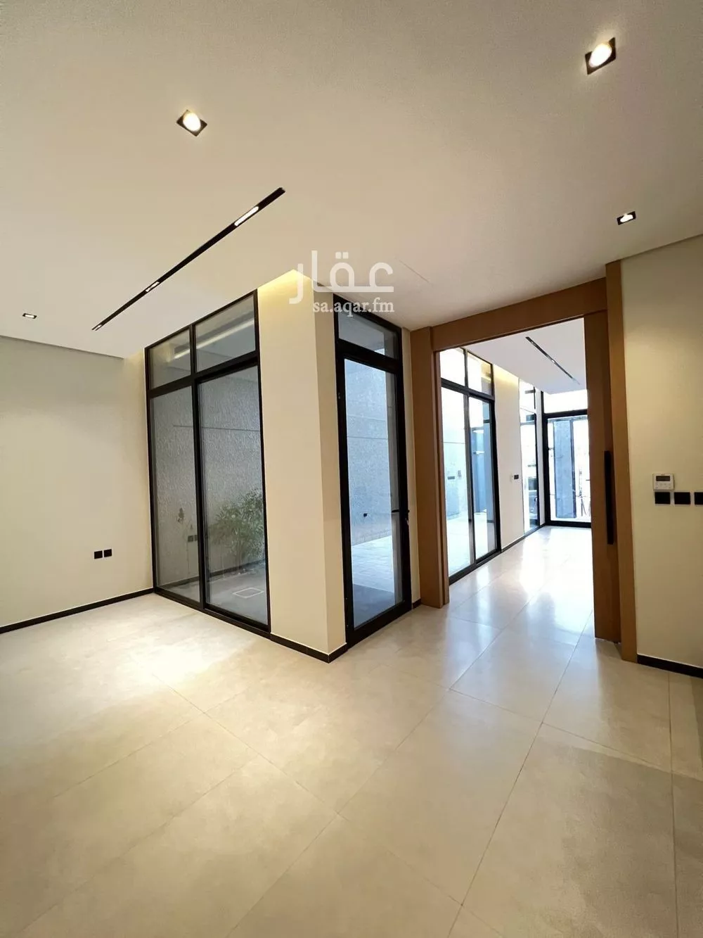 فيلا 5 غرف في النرجس 4