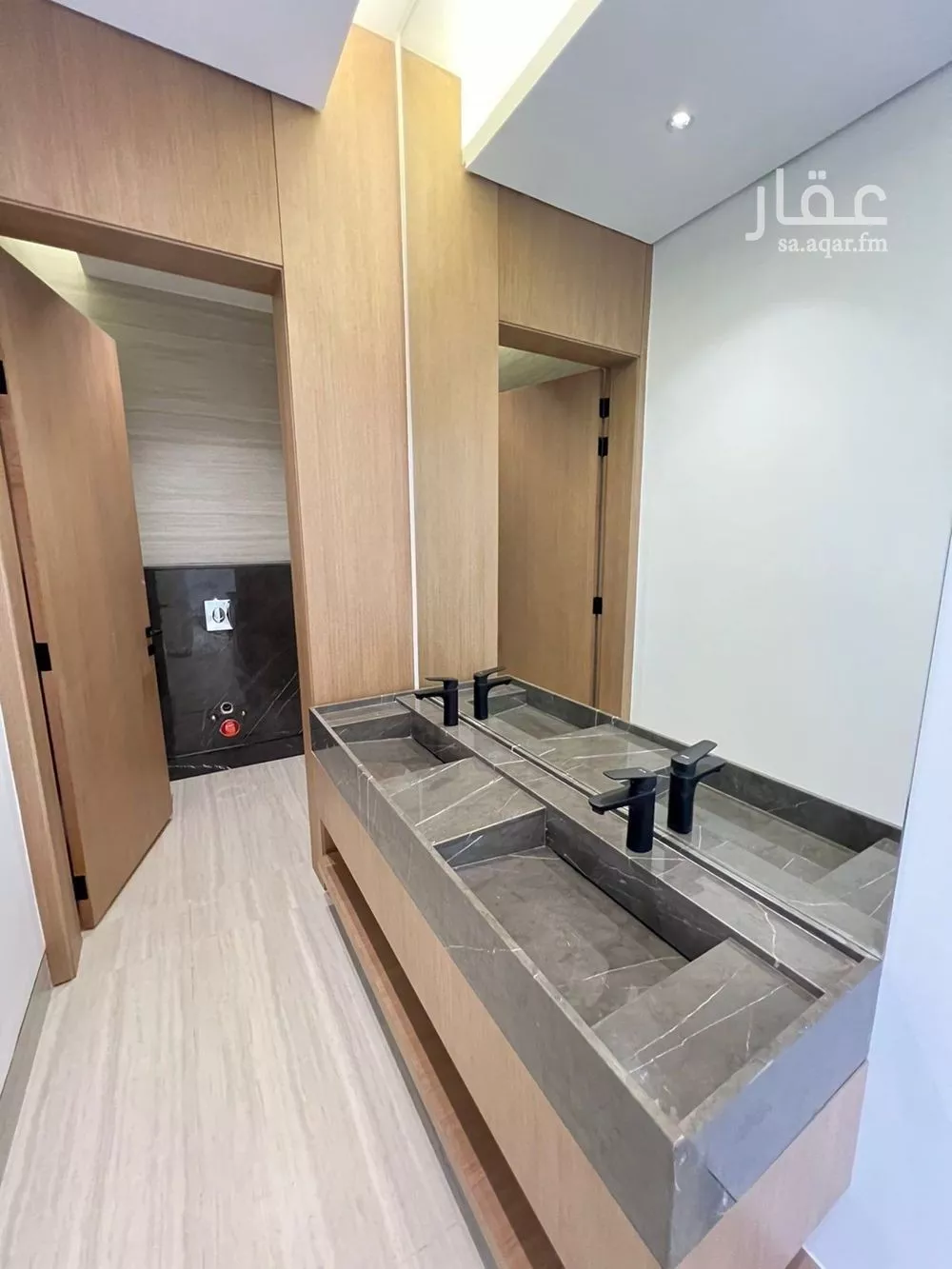 فيلا 5 غرف في النرجس 4