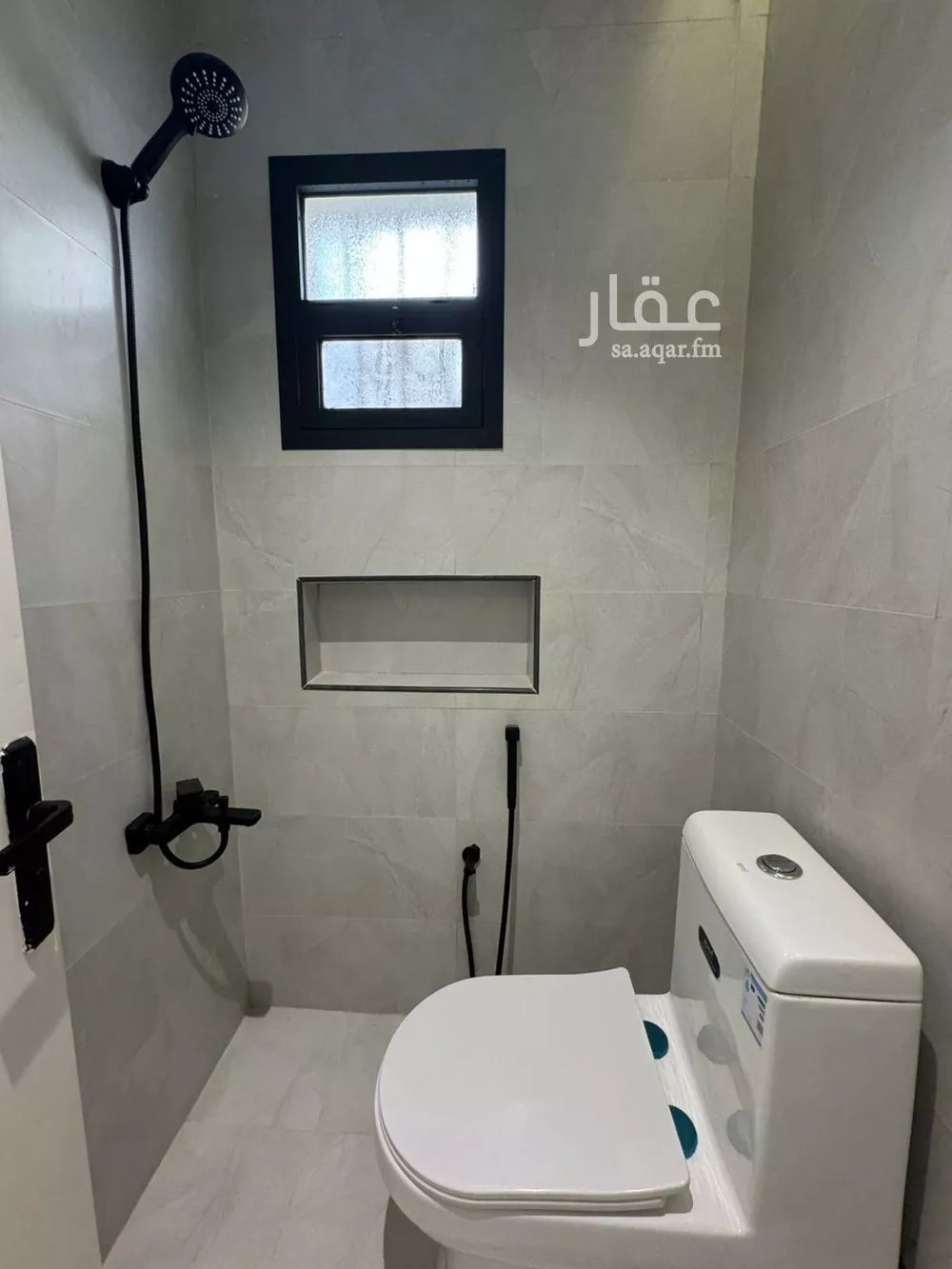 شقة 1 غرف في العقيق 4