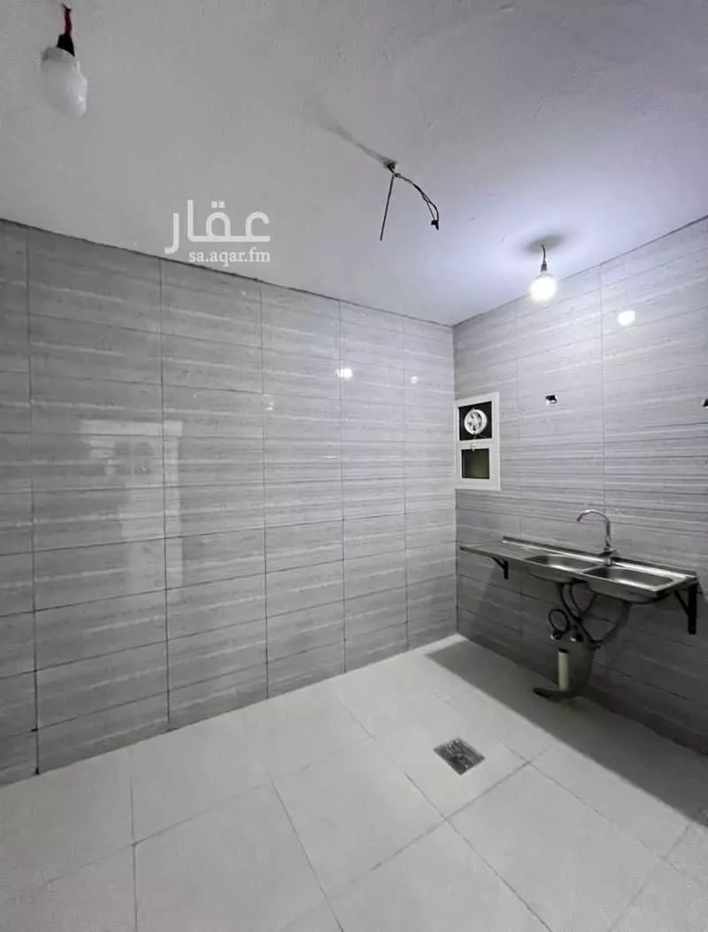 عمارة 239 م² في منفوحة الجديدة 4