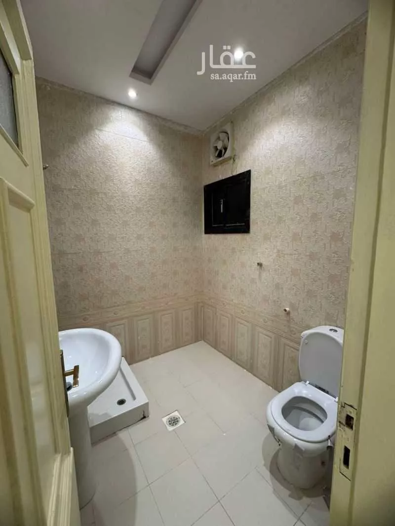2 bedroom apartment in Al Thaghr, Jeddah 4