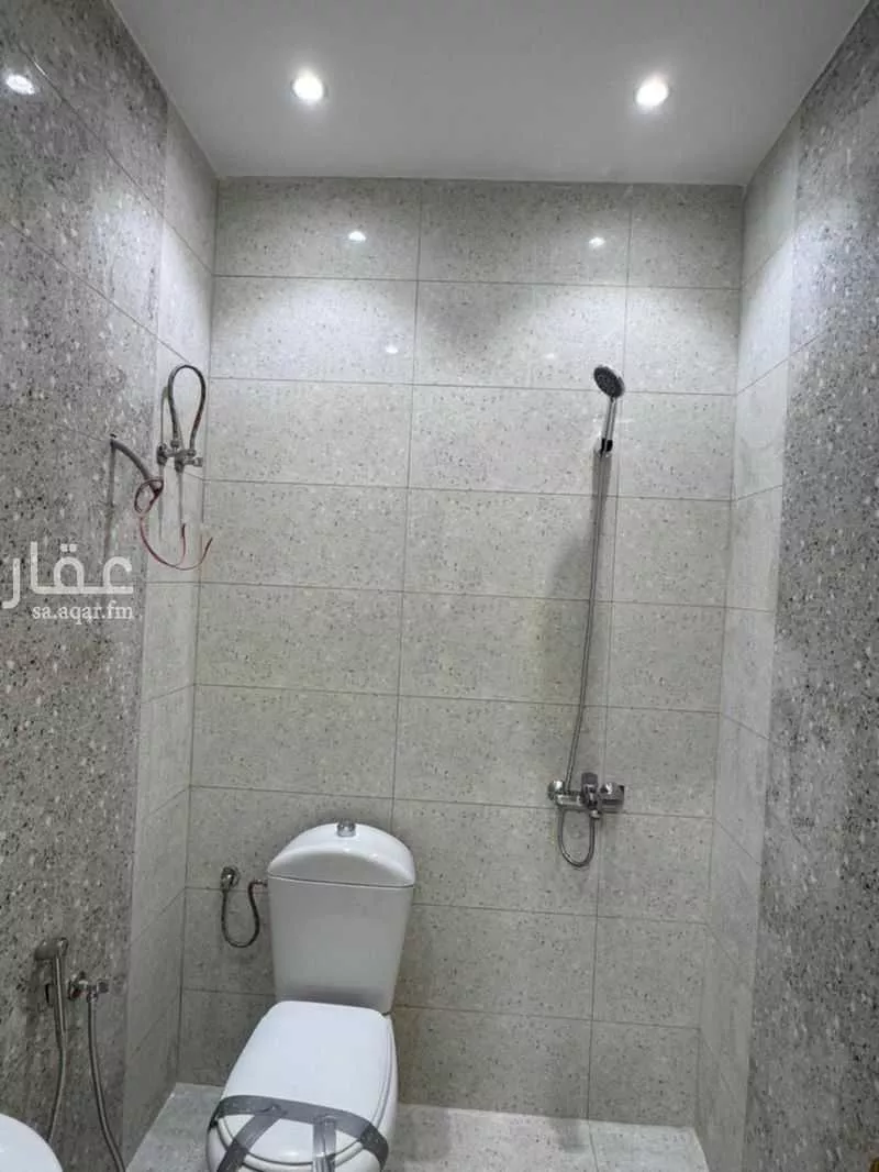 3 bedroom apartment in Al Thaghr, Jeddah 6
