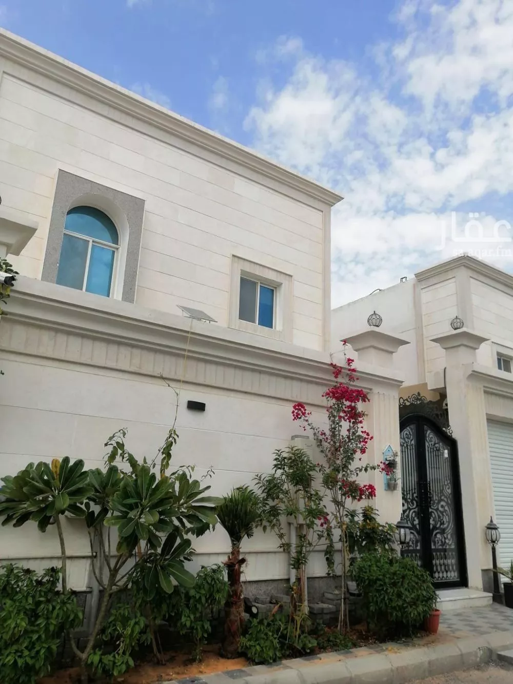 6 bedroom villa in Al Amwaj 1