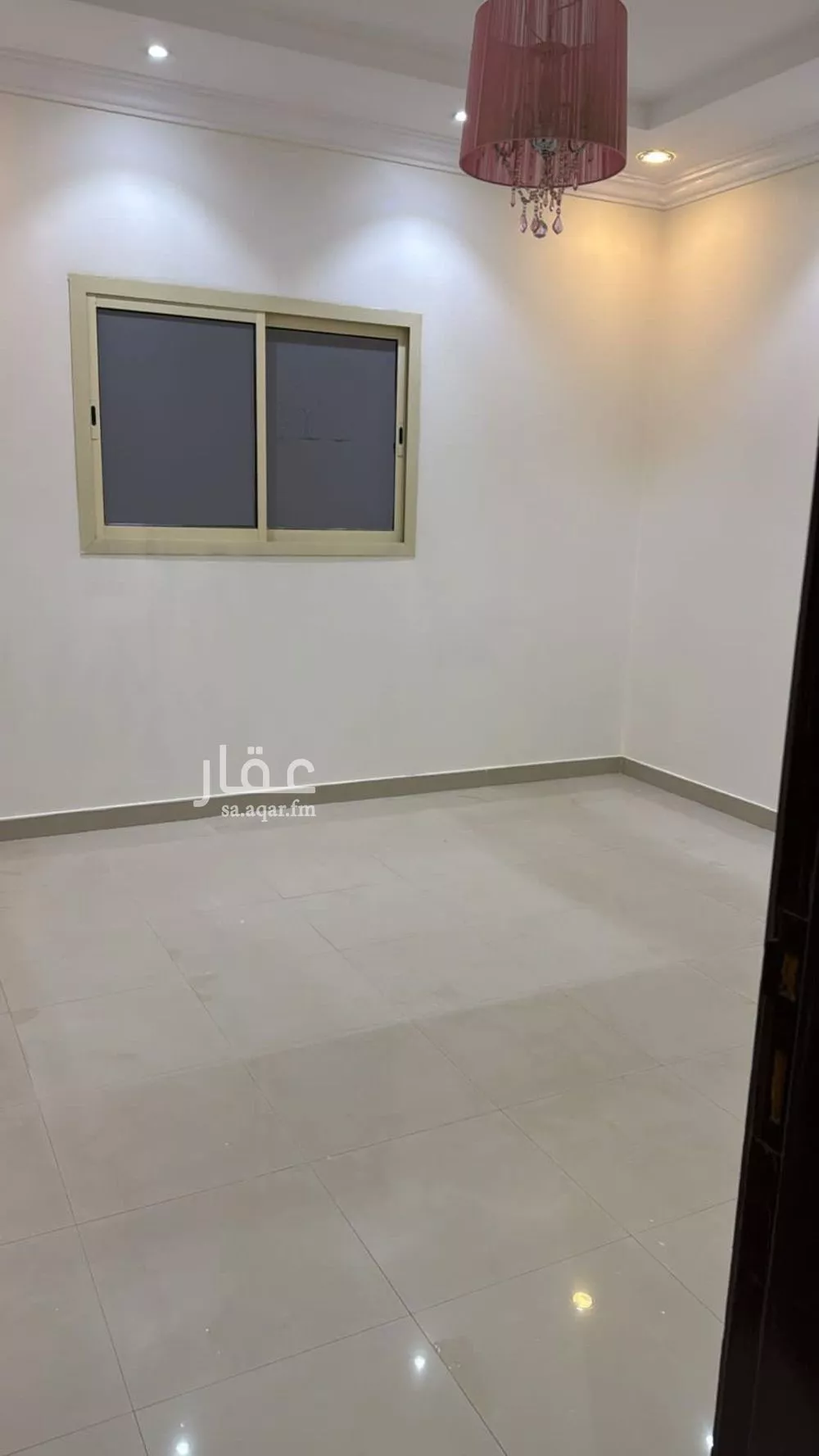 4 bedroom floor in Irqah 3