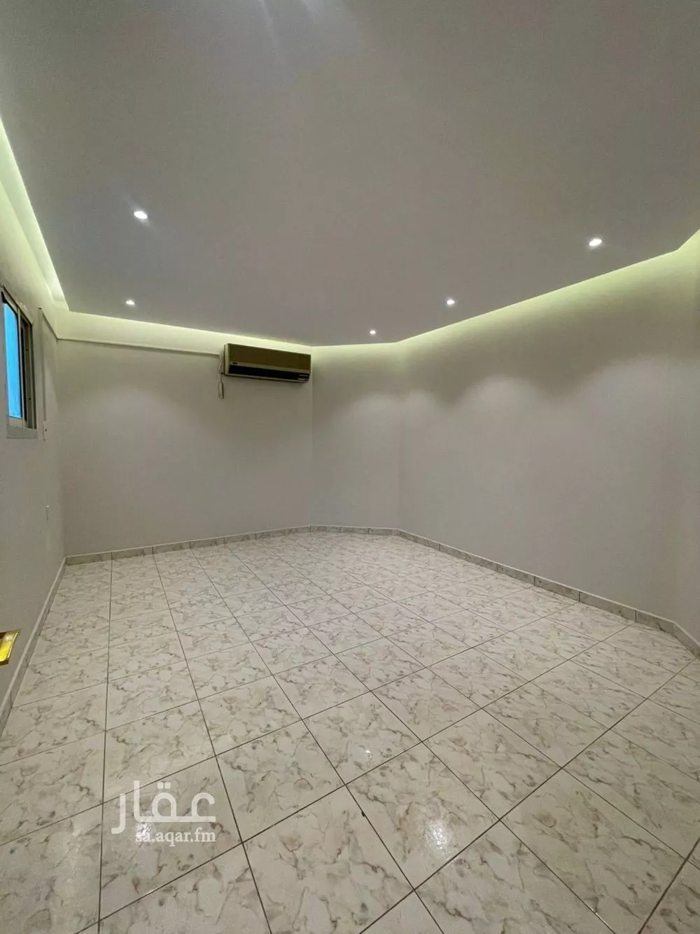 3 bedroom floor in King Faisal 2