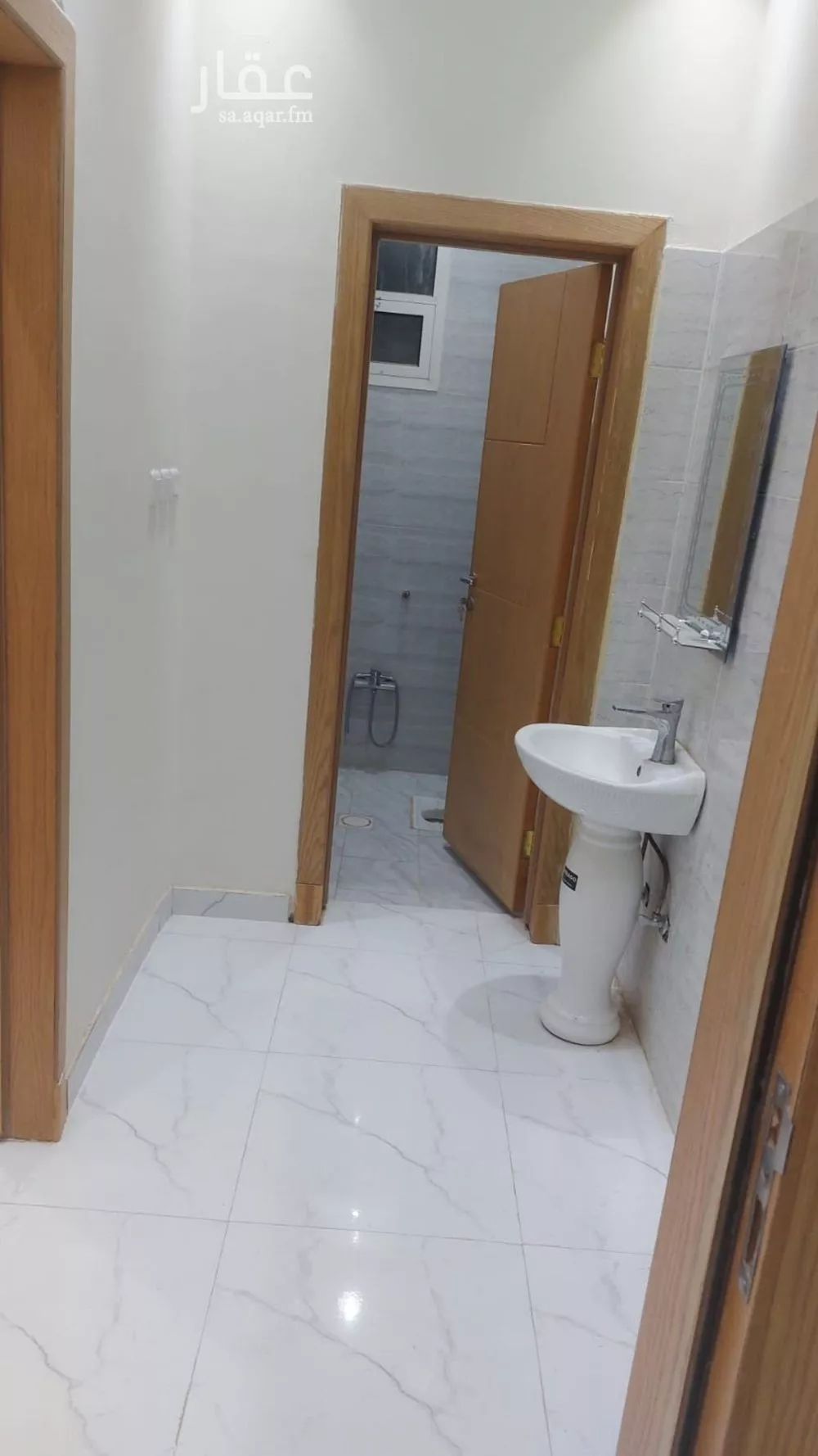 3 bedroom floor in Dhahrat Laban 2