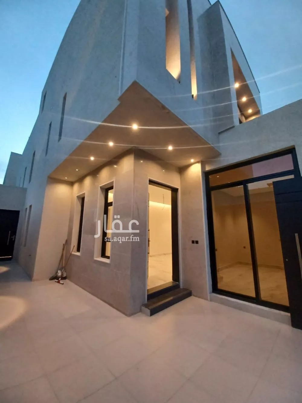 فيلا 5 غرف في العارض 2