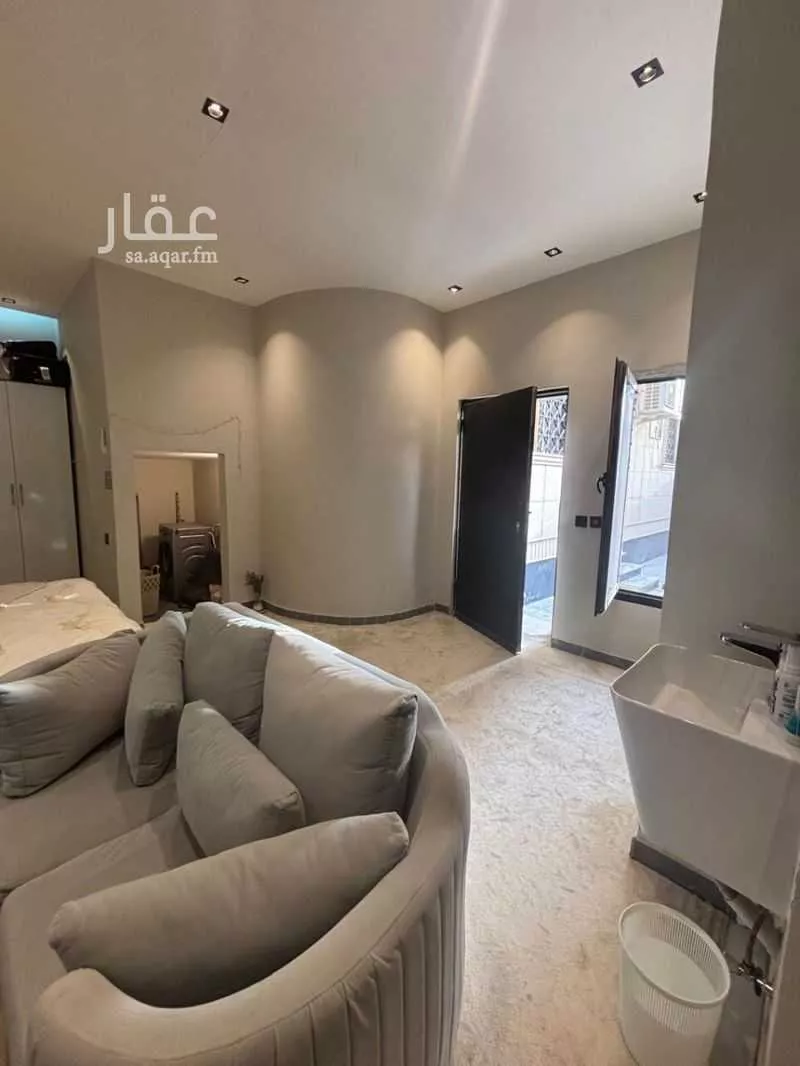 دور 1 غرف في العليا 5