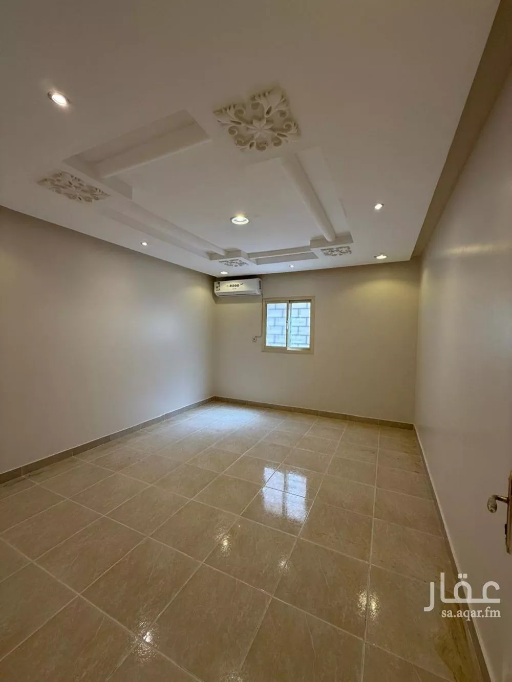 شقة 3 غرف في الرمال 4