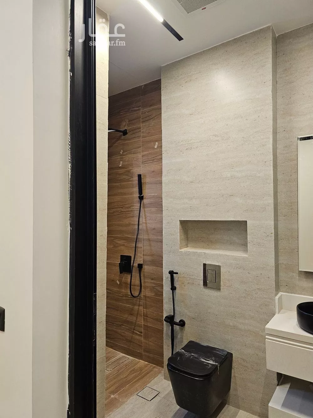 شقة 4 غرف في العارض 1