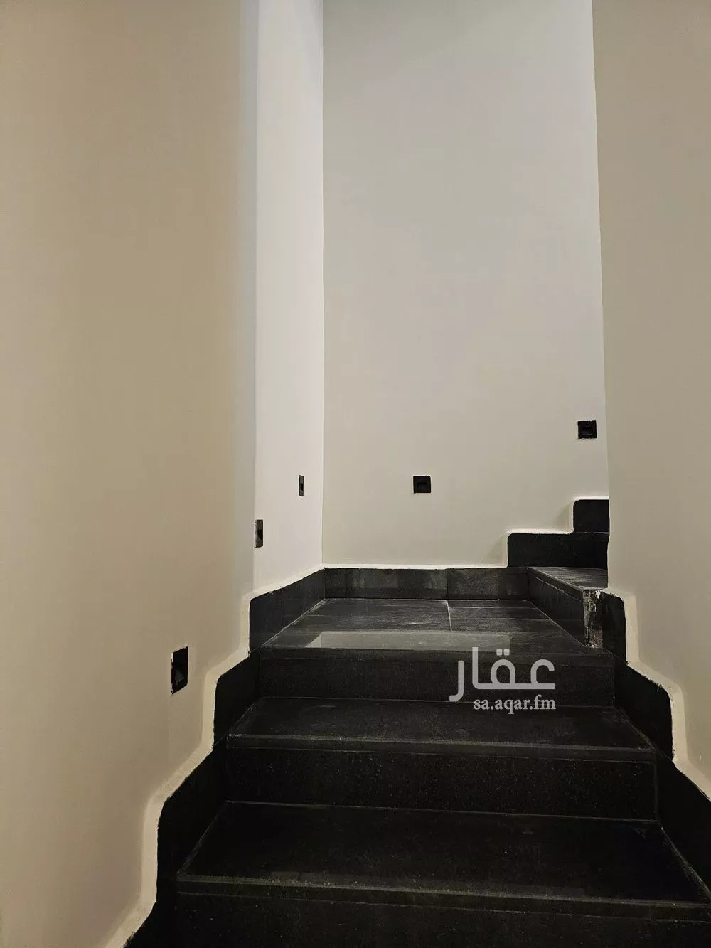 شقة 4 غرف في العارض 4