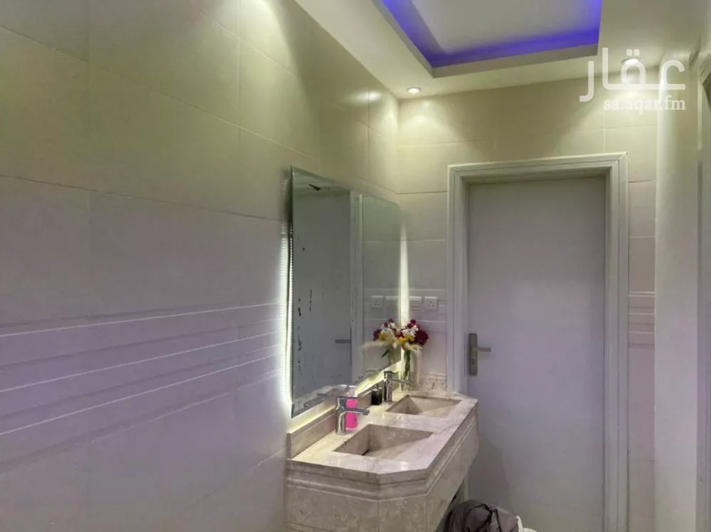 فيلا 6 غرف في الملك فيصل 4