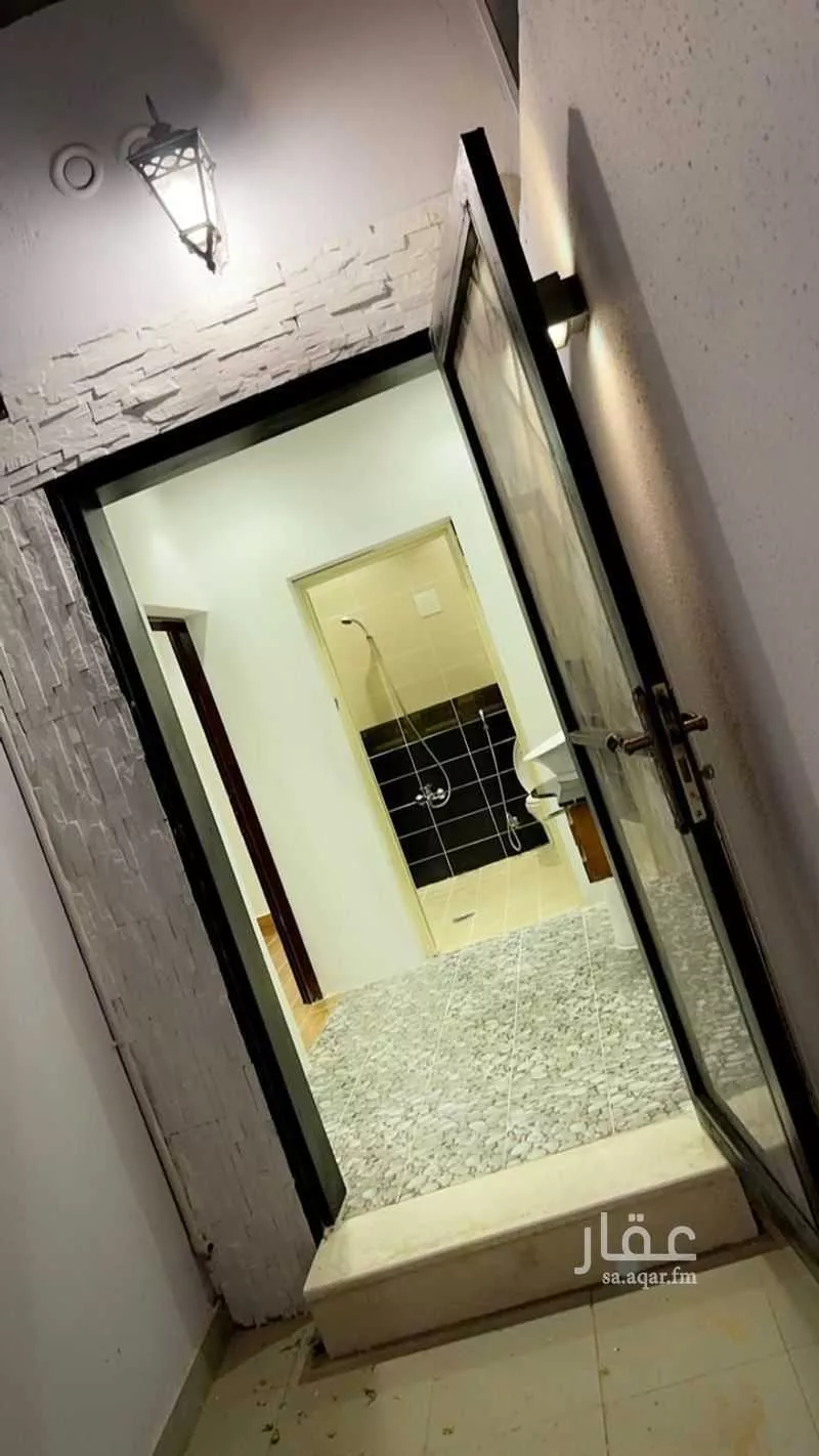 فيلا 8 غرف في الملقا 5