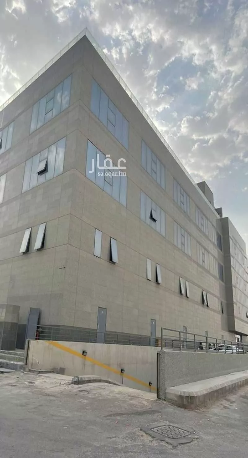 385 sqm office in Al Aridh 4