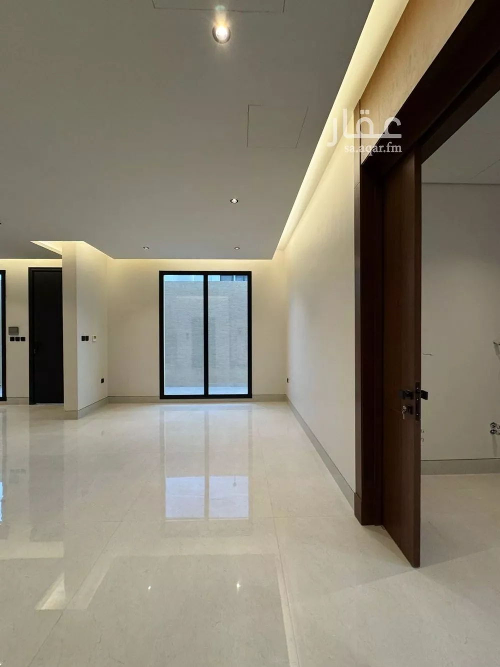 فيلا 5 غرف في العارض 4