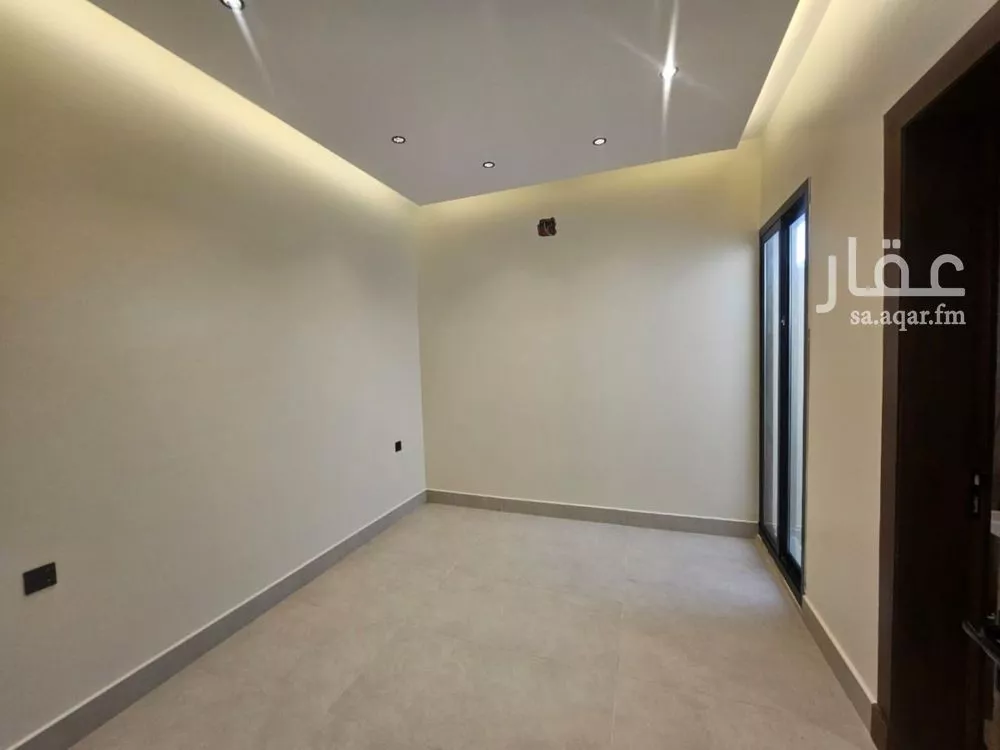 فيلا 5 غرف في العارض 2