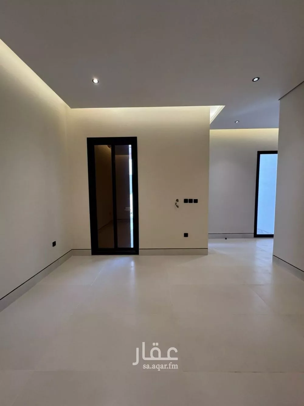 فيلا 5 غرف في العارض 3