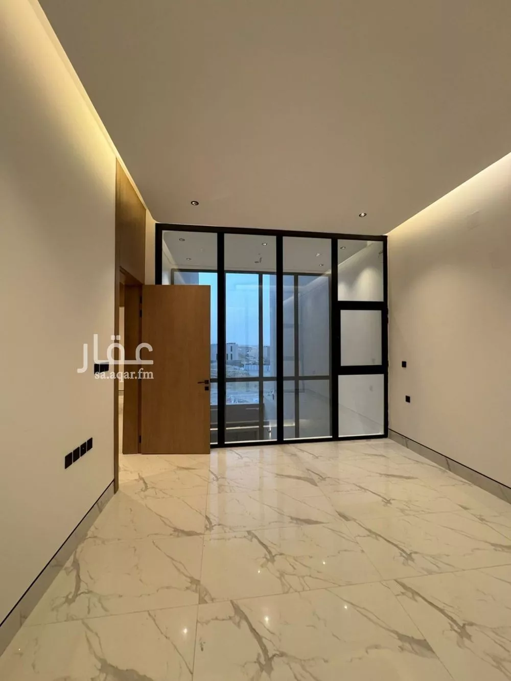 فيلا 5 غرف في النرجس 4