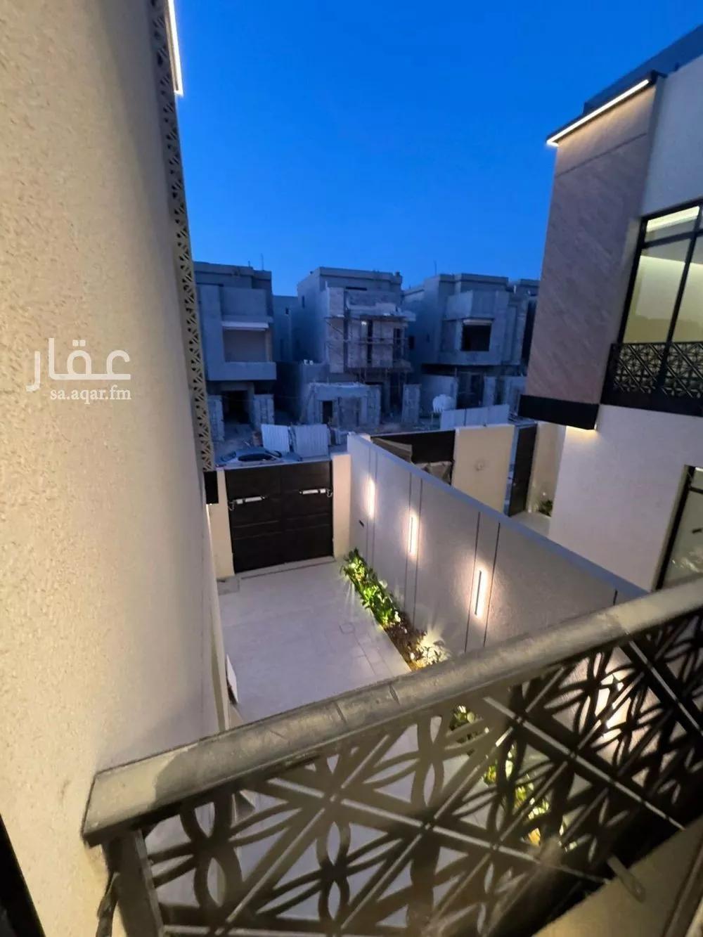 فيلا 5 غرف في النرجس 2