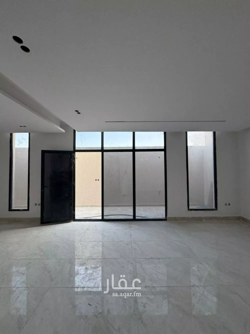 فيلا 5 غرف في النرجس 3