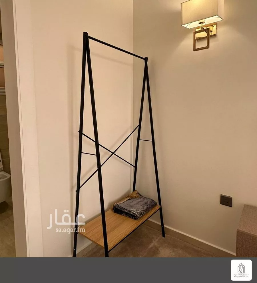 شقة 3 غرف في الملقا 4