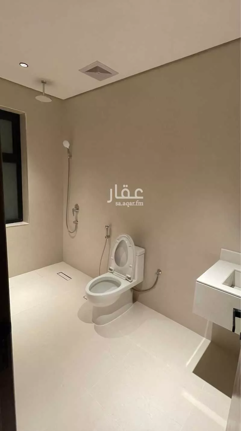 4 bedroom apartment in Ash Shati Al Gharbi, Eastern Province 11