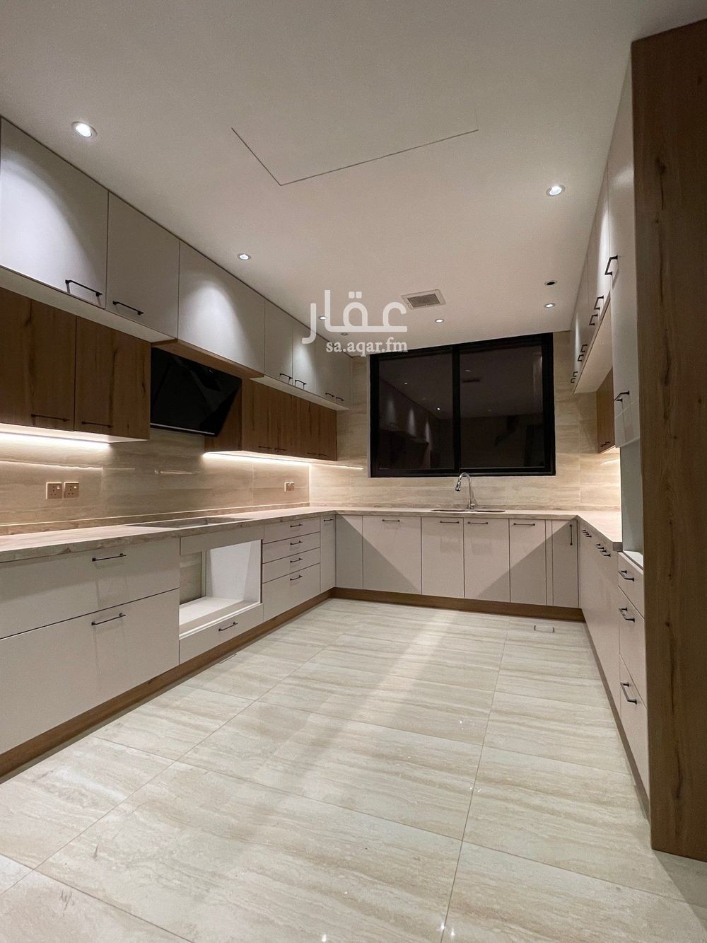 5 bedroom villa in Ar Rakah Al Janubiyah, Eastern Province 8