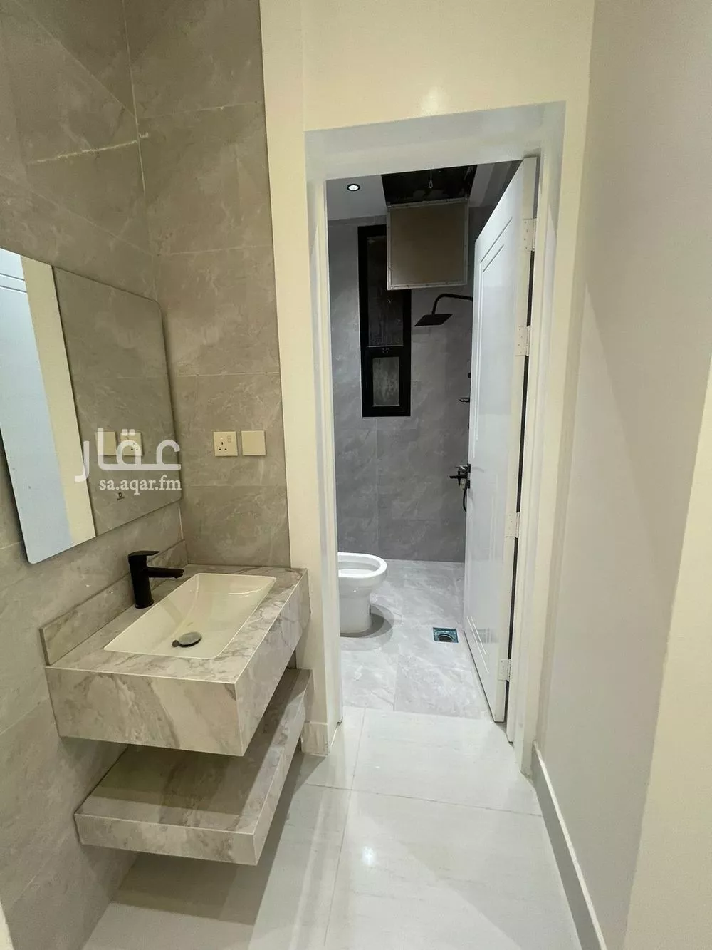 4 bedroom floor in Al Janadriyah 1