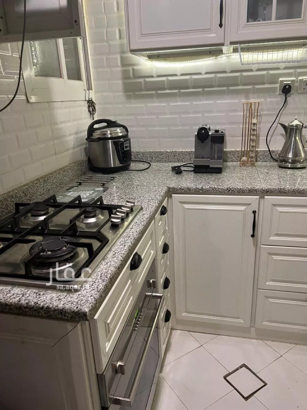 شقة 3 غرف في الملقا 4