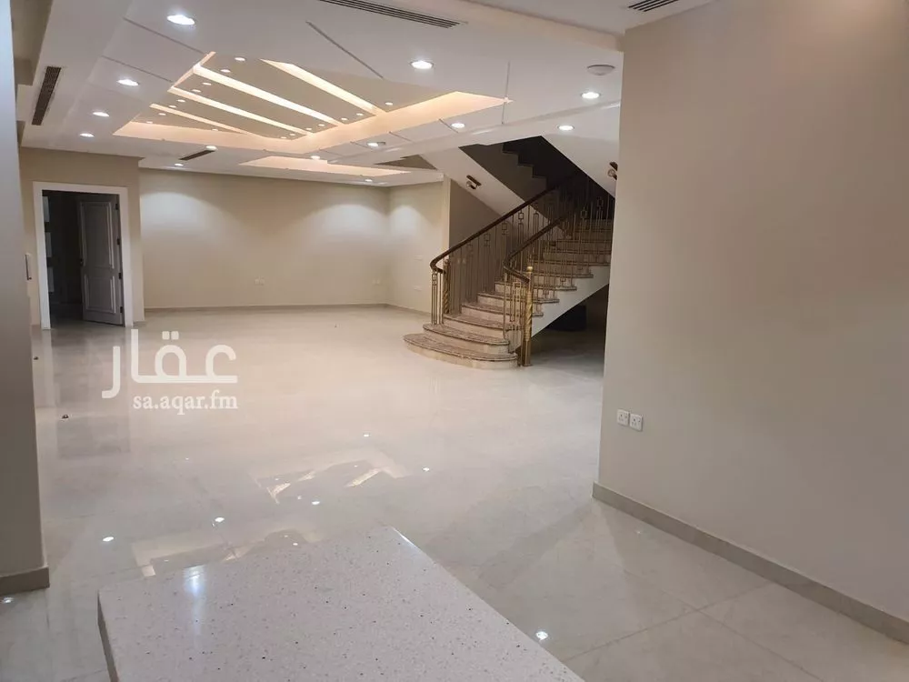 فيلا 8 غرف في المونسية 2