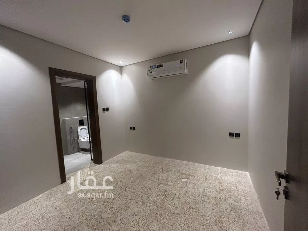 5 bedroom villa in Al Aridh 3