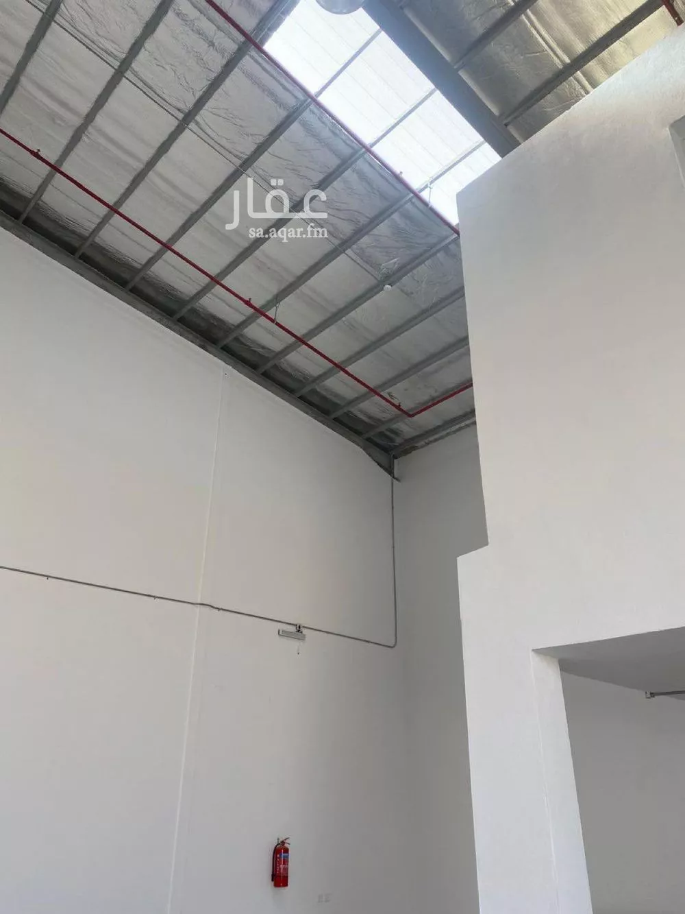 مستودع 400 م² في المصفاة 4
