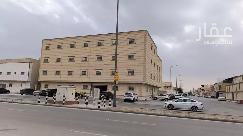 1225 sqm building in Al Aqiq
