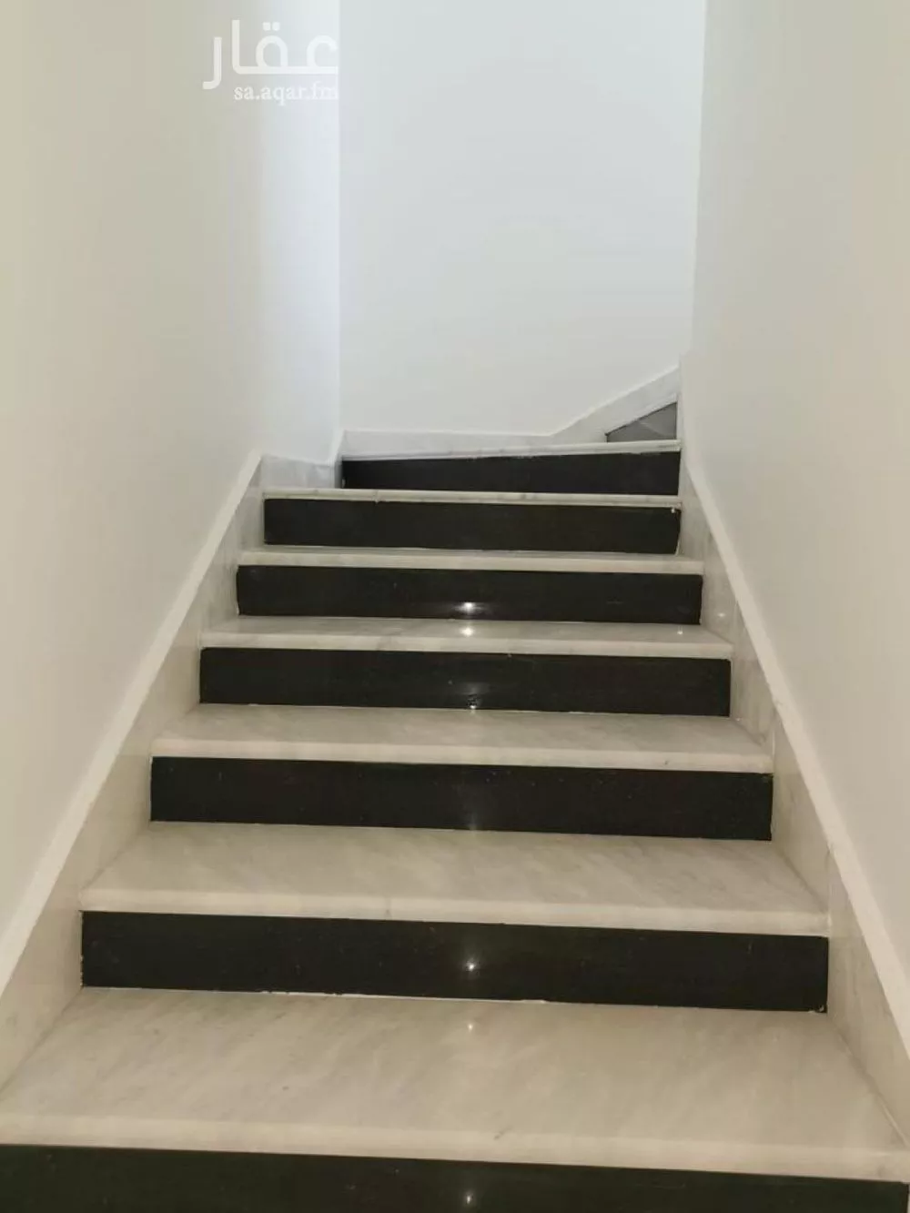 فيلا 7 غرف في العارض 2