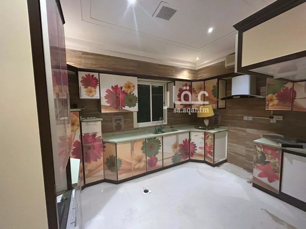 5 bedroom apartment in At Taawon 3