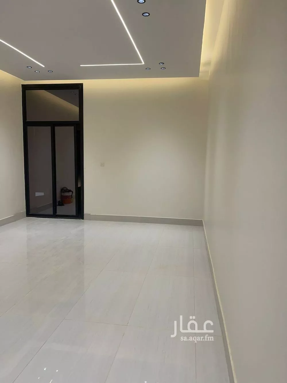 4 bedroom floor in Al Janadriyah 4