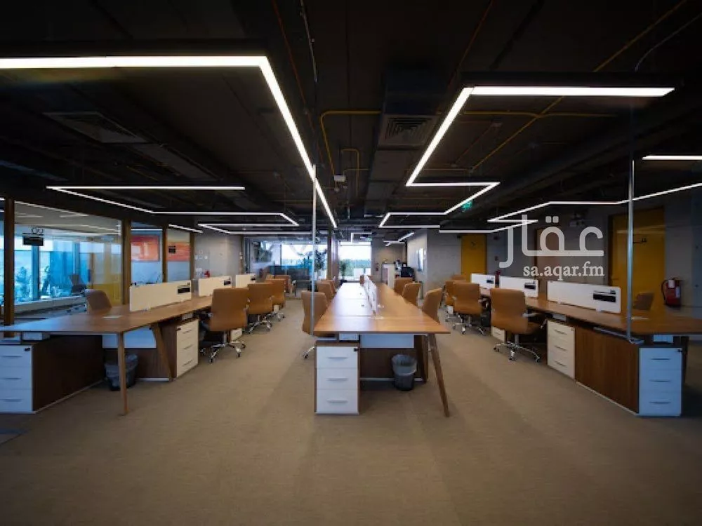 مكتب 1365 م² في النخيل 2