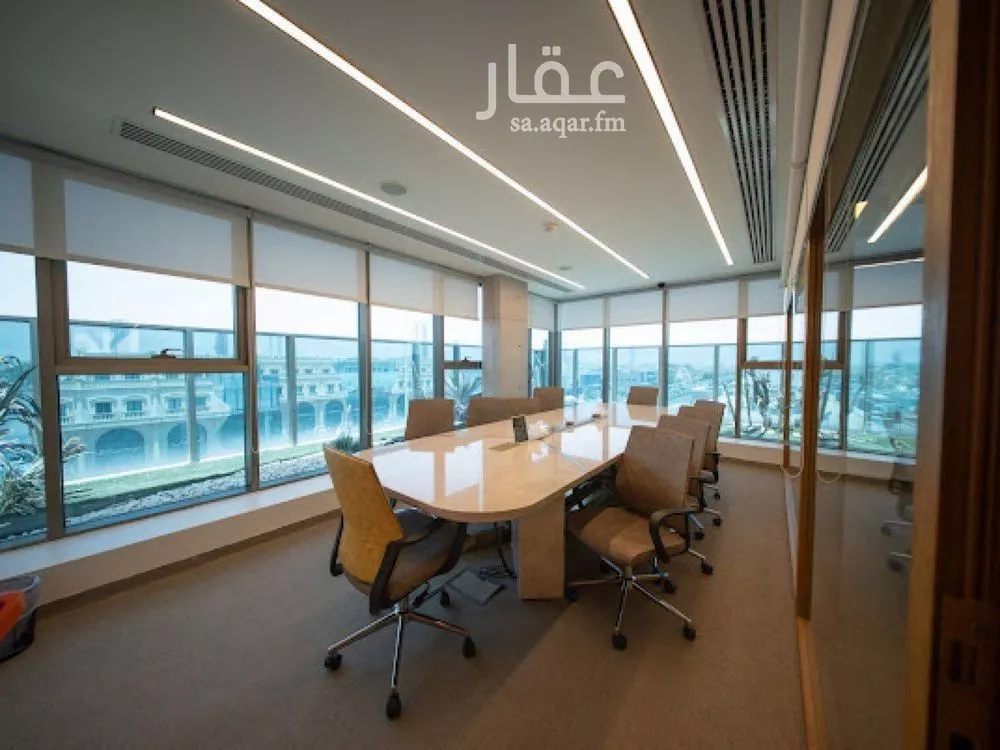 مكتب 1365 م² في النخيل 1