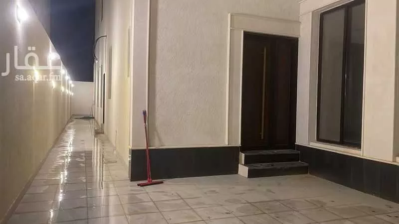 4 bedroom floor in Al Janadriyah 4