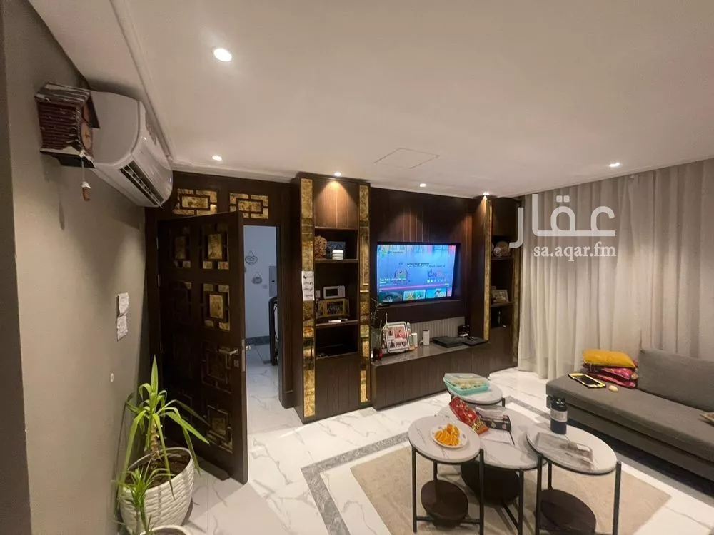 فيلا 5 غرف في العارض 2