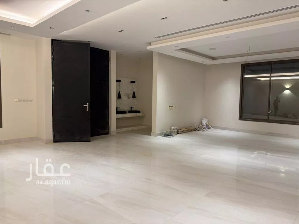 5 bedroom villa in Al Qairawan 2