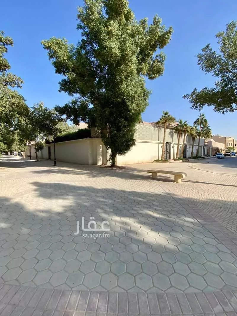 13 bedroom villa in King Abdullah 3