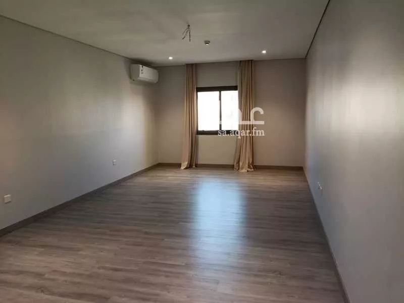 4 bedroom apartment in Al Hamdaniyah 3