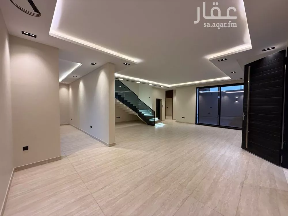 فيلا 4 غرف في العارض 5