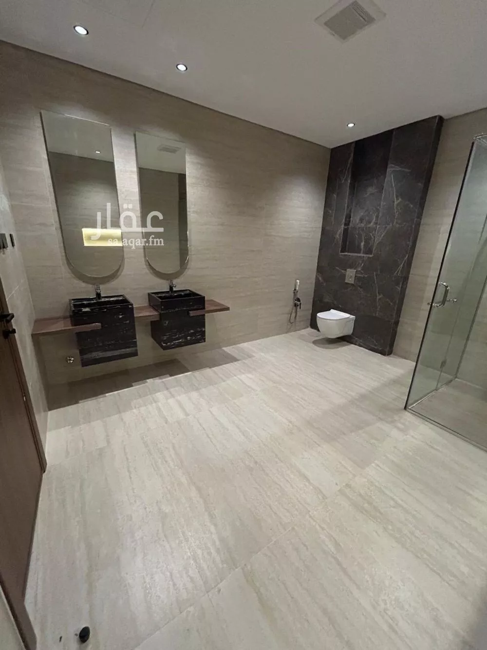 4 bedroom villa in Al Mahdiyyah 3